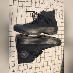 NWOT Converse lugged Canvas high tops